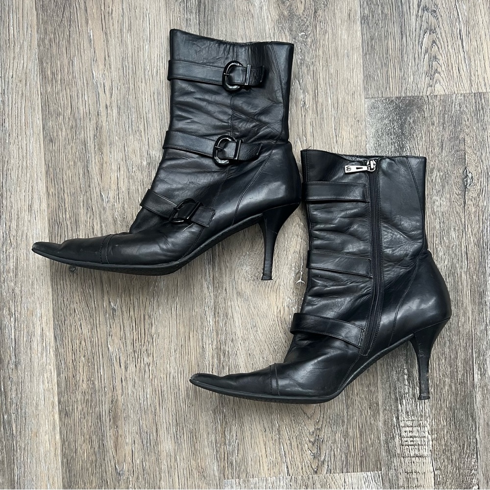 Vintage Claudia Ciutti designer leather ankle booties